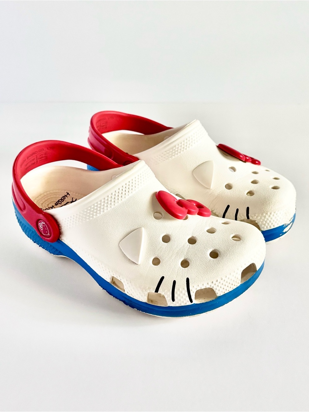 Crocs x Sanrio Hello Kitty Classic Clog Kids/Youth/Big Kids J2 Cream/Red GUC - Picture 9 of 16